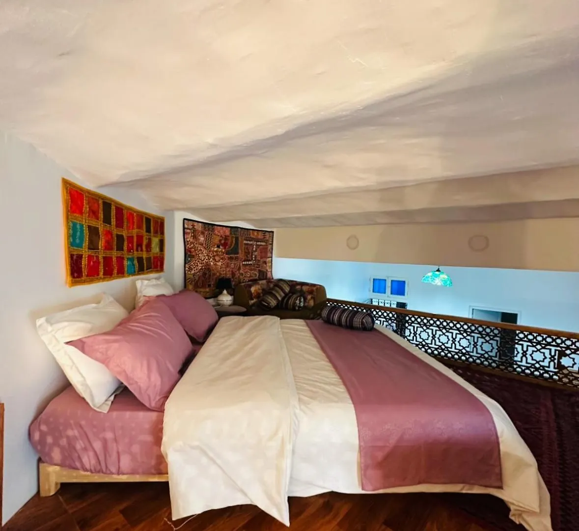 Charming & Cozy Apartment In The Heart Of Tunis contacts